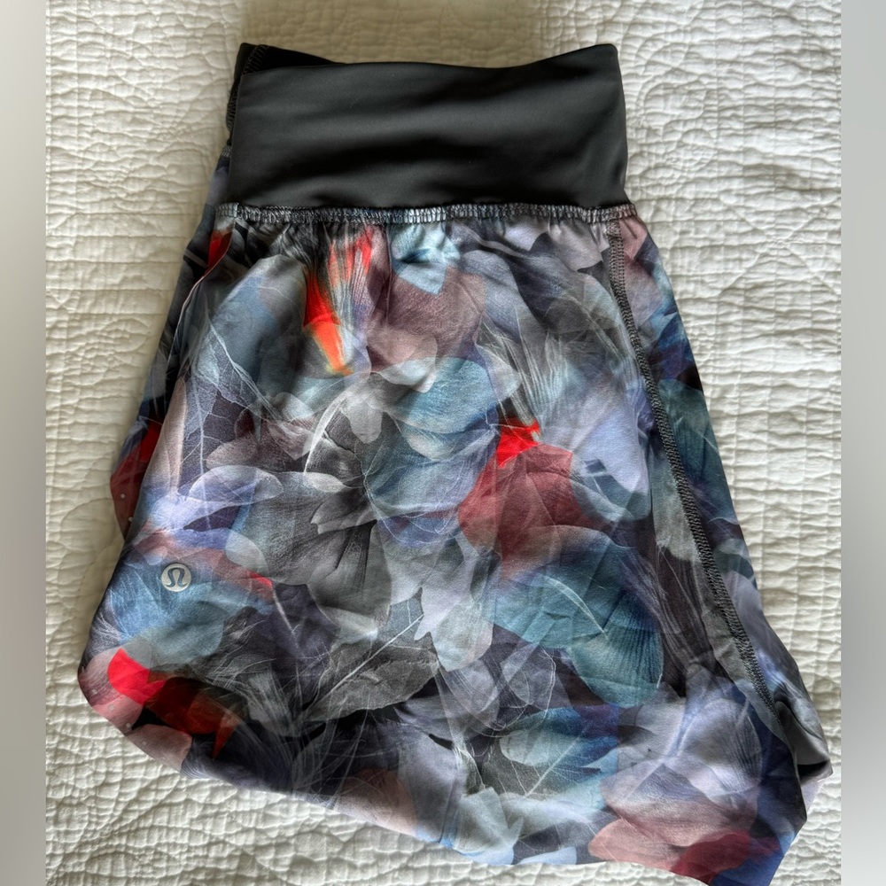 Lululemon Size 6 Fast and Free Shorts